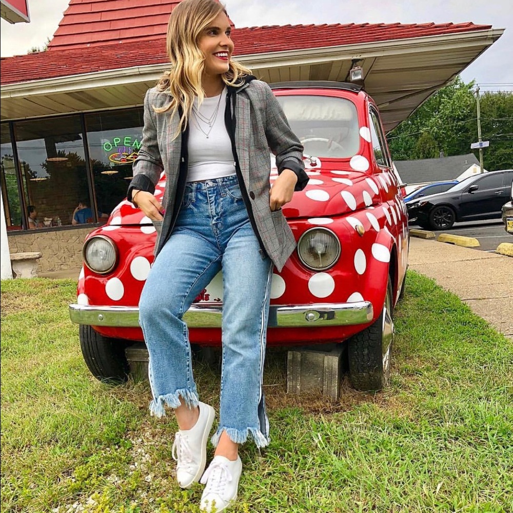 Highwaisted Jeans with Zipper Detail